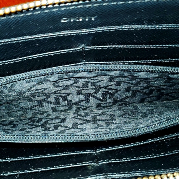 DKNY Large Zip Around Wallet - Picture 8 of 8